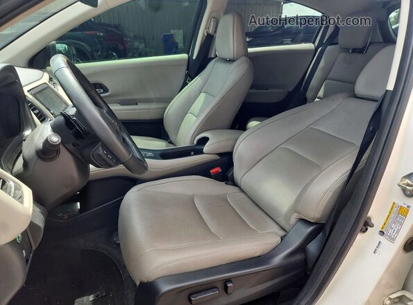 3CZRU6H9XKM704735 2019 HONDA HR-V White Front interior view