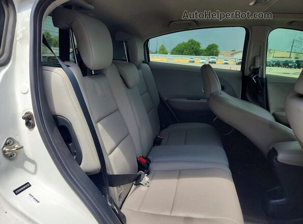 3CZRU6H9XKM704735 2019 HONDA HR-V White Rear seats view