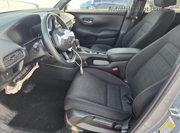 3CZRZ1H55RM700443 2024 HONDA HR-V Серый Вид салона спереди