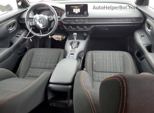 3CZRZ1H56RM757251 2024 HONDA HR-V Красный Вид панели приборов