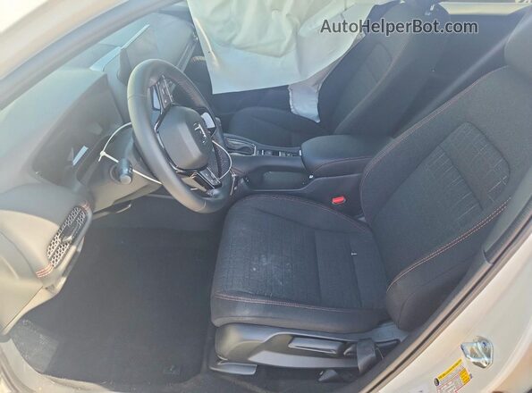 3CZRZ2H52TM738905 2026 HONDA HR-V White Front interior view