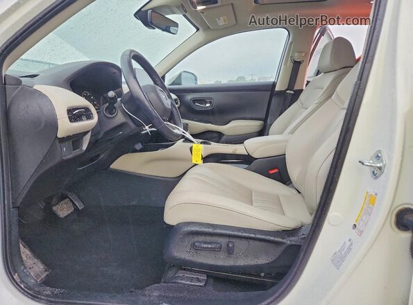 3CZRZ2H70TM701157 2026 HONDA HR-V White Front interior view