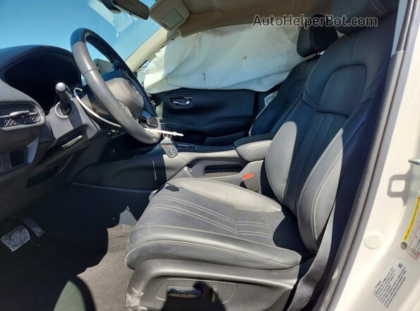 3CZRZ2H74PM708084 2023 HONDA HR-V White Front interior view