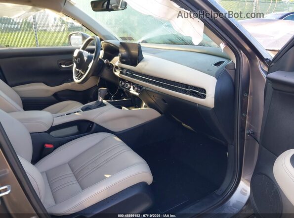 3CZRZ2H7XSM777256 2025 HONDA HR-V Серый Вид салона спереди