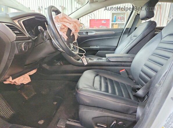 3FA6P0CD0KR172445 2019 FORD FUSION White Вид салону спереду