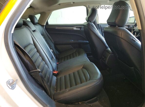3FA6P0CD7LR151917 2020 FORD FUSION White Vista de los asientos traseros