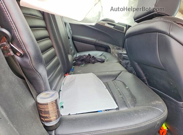 3FA6P0CD8LR177328 2020 FORD FUSION White Vista de los asientos traseros