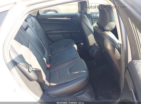 3FA6P0D91JR233455 2018 FORD FUSION Silver VIN sticker view