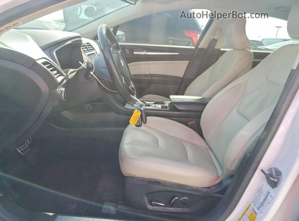 3FA6P0D92JR225381 2018 FORD FUSION White Вид салону спереду