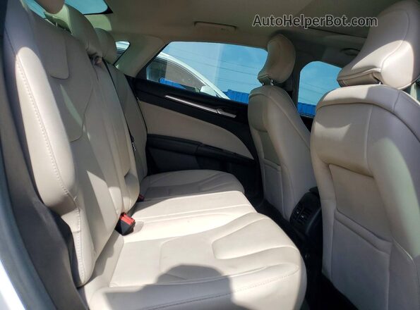 3FA6P0D92JR225381 2018 FORD FUSION White Вид задніх сидінь