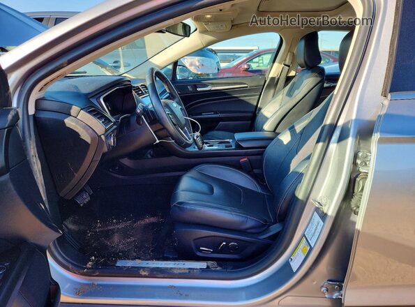 3FA6P0D93LR153223 2020 FORD FUSION Silver Front interior view