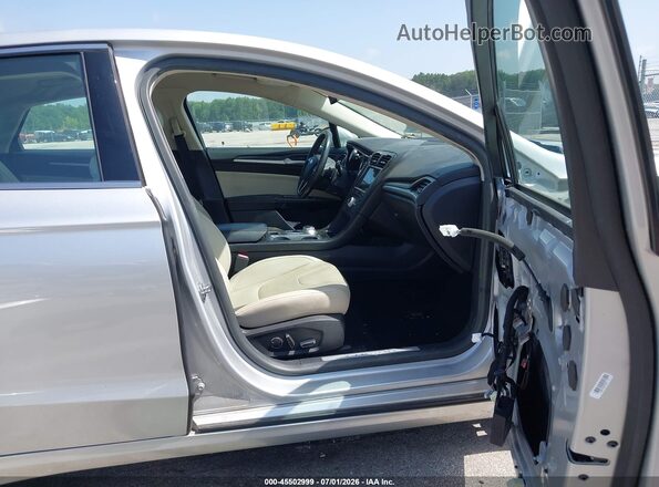 3FA6P0D97JR168403 2018 FORD FUSION Silver წინა სალონის ხედი