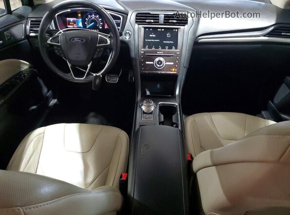 3FA6P0D99JR188524 2018 FORD FUSION Gray Vista del salpicadero