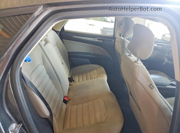 3FA6P0G70HR284059 2017 FORD FUSION Silver უკანა სავარძლების ხედი