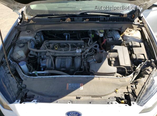 3FA6P0G70HR388261 2017 FORD FUSION White Вид задньої частини салону