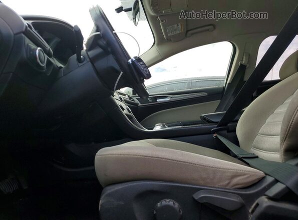 3FA6P0G70HR388261 2017 FORD FUSION White Вид салону спереду