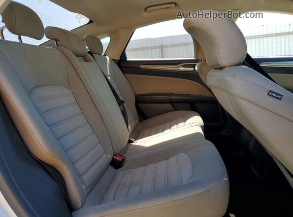 3FA6P0G70HR388261 2017 FORD FUSION White Вид задніх сидінь