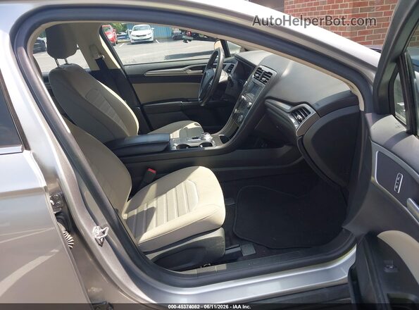 3FA6P0G71LR232934 2020 FORD FUSION Silver Front interior view