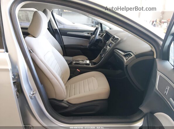 3FA6P0G72LR140389 2020 FORD FUSION Silver წინა სალონის ხედი