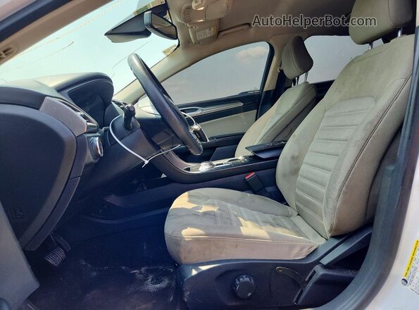 3FA6P0G72LR160948 2020 FORD FUSION White Вид салону спереду