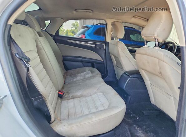 3FA6P0G72LR160948 2020 FORD FUSION White Вид задніх сидінь