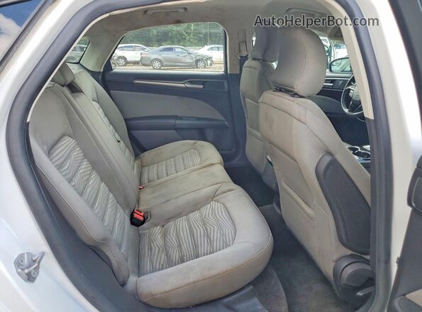 3FA6P0G76GR121124 2016 FORD FUSION White Вид задніх сидінь