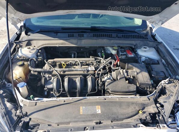 3FA6P0G76HR388006 2017 FORD FUSION White Widok wnętrza z tyłu