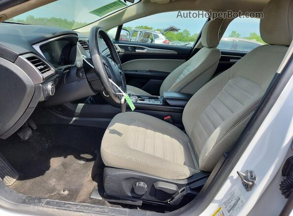 3FA6P0G76HR393710 2017 FORD FUSION White Vista interior delantera