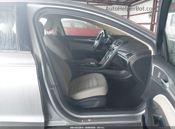 3FA6P0G76LR263077 2020 FORD FUSION Серебряный Вид салона спереди