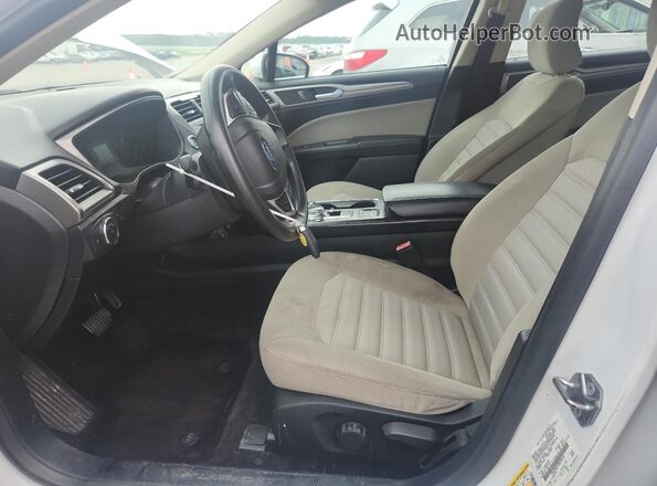 3FA6P0G77HR358156 2017 FORD FUSION White Front interior view