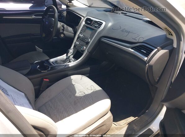 3FA6P0G79GR215529 2016 FORD FUSION Серебряный Вид салона спереди
