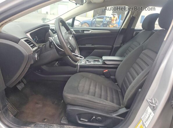 3FA6P0H70JR136028 2018 FORD FUSION Silver Widok wnętrza z przodu