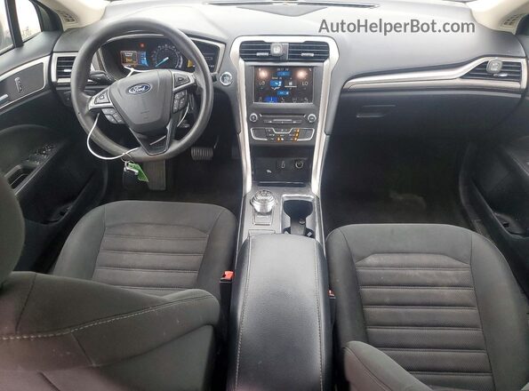 3FA6P0H70JR136028 2018 FORD FUSION Silver Widok deski rozdzielczej