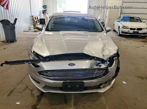 3FA6P0H71HR171641 2017 FORD FUSION Серебряный Вид спереди