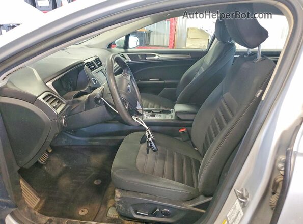 3FA6P0H71HR171641 2017 FORD FUSION Серебряный Вид салона спереди