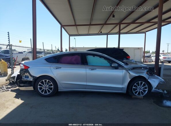 3FA6P0H71HR183207 2017 FORD FUSION Серебряный Вид задней части салона