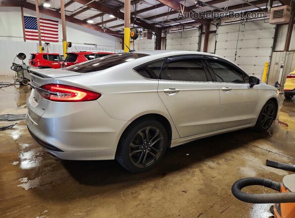 3FA6P0H71JR113700 2018 FORD FUSION Silver Trasero derecho
