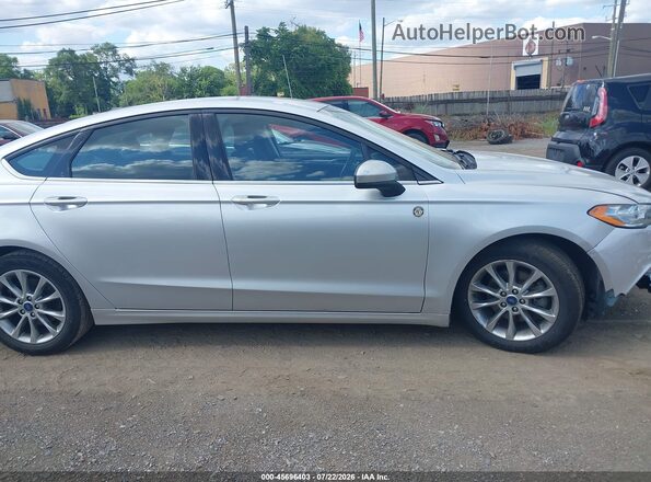 3FA6P0H73HR297340 2017 FORD FUSION Серебряный Вид задней части салона