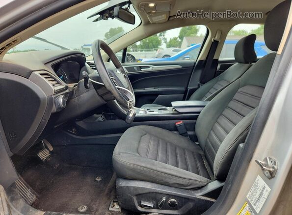 3FA6P0H73JR262870 2018 FORD FUSION Silver Front interior view