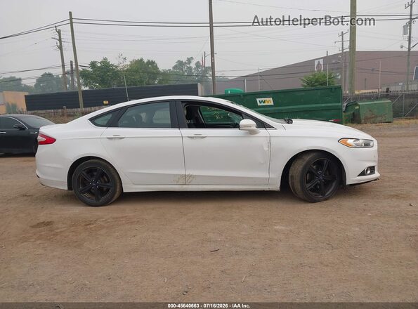 3FA6P0H74GR245228 2016 FORD FUSION White Вид задньої частини салону