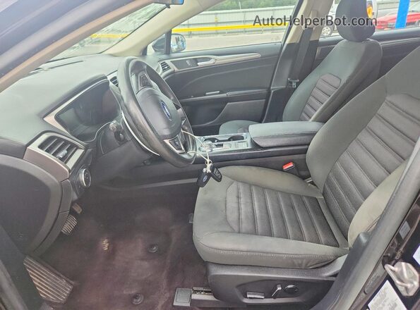 3FA6P0H74HR125317 2017 FORD FUSION Черный Вид салона спереди