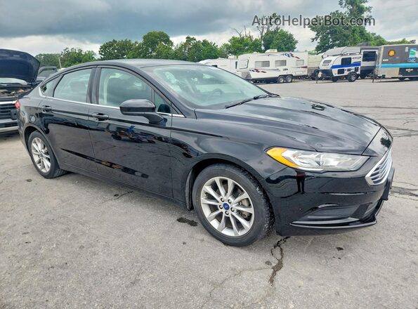 3FA6P0H74HR125317 2017 FORD FUSION Черный Передняя правая четверть