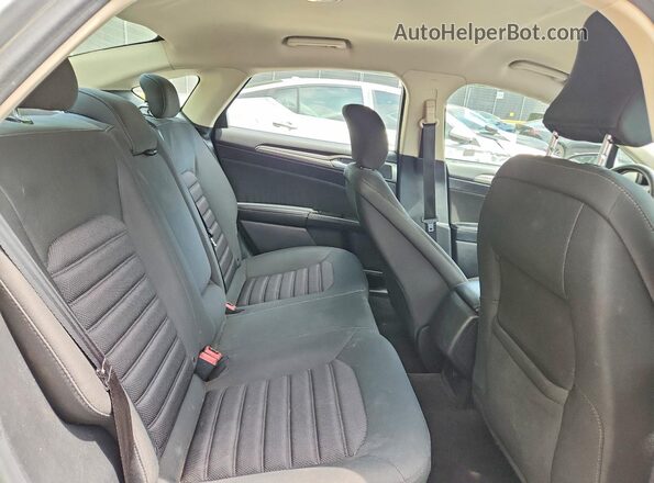 3FA6P0H74HR377245 2017 FORD FUSION Silver Widok tylnych siedzeń