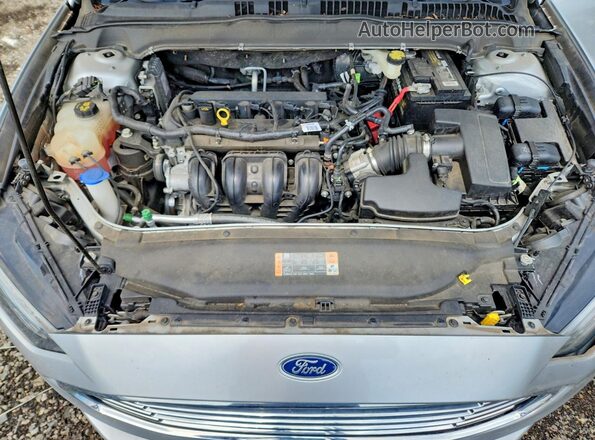 3FA6P0H74HR377245 2017 FORD FUSION Silver Widok wnętrza z tyłu