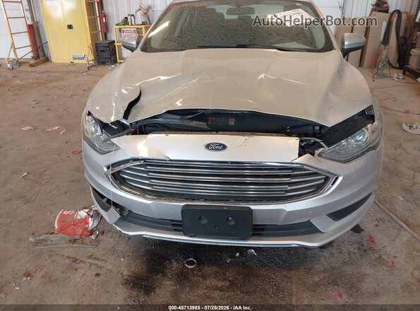 3FA6P0H74HR394434 2017 FORD FUSION Silver Widok z przodu
