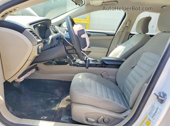 3FA6P0H76HR375111 2017 FORD FUSION White Вид салону спереду