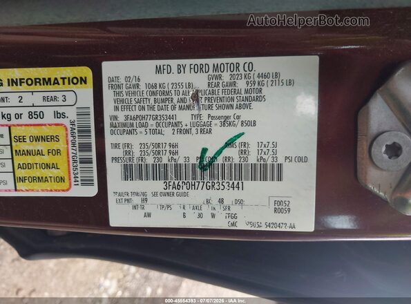 3FA6P0H77GR353441 2016 FORD FUSION Maroon Vista del compartimento del motor