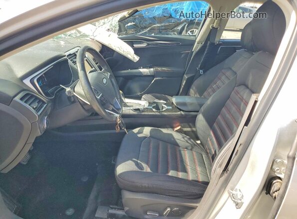3FA6P0H77GR377366 2016 FORD FUSION Silver Vista interior delantera