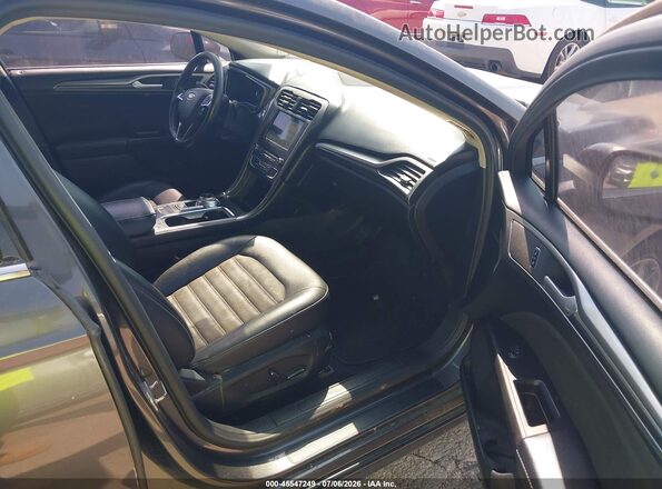 3FA6P0H77HR159946 2017 FORD FUSION Gray Front interior view