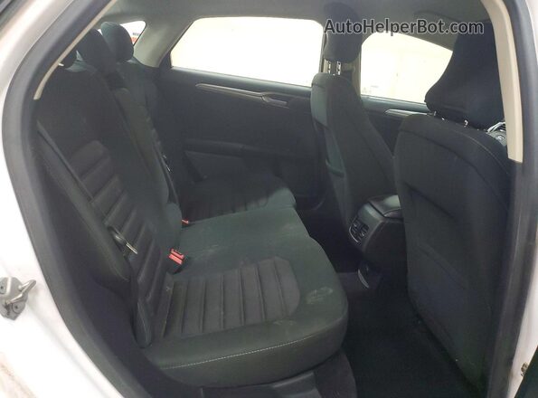 3FA6P0H77HR170557 2017 FORD FUSION White Вид задніх сидінь